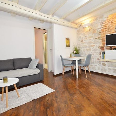 Pisinium Apartment Ρόβινι Εξωτερικό φωτογραφία