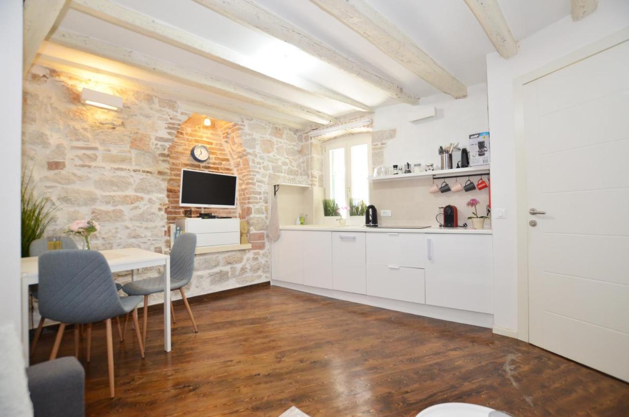 Pisinium Apartment Ρόβινι Εξωτερικό φωτογραφία
