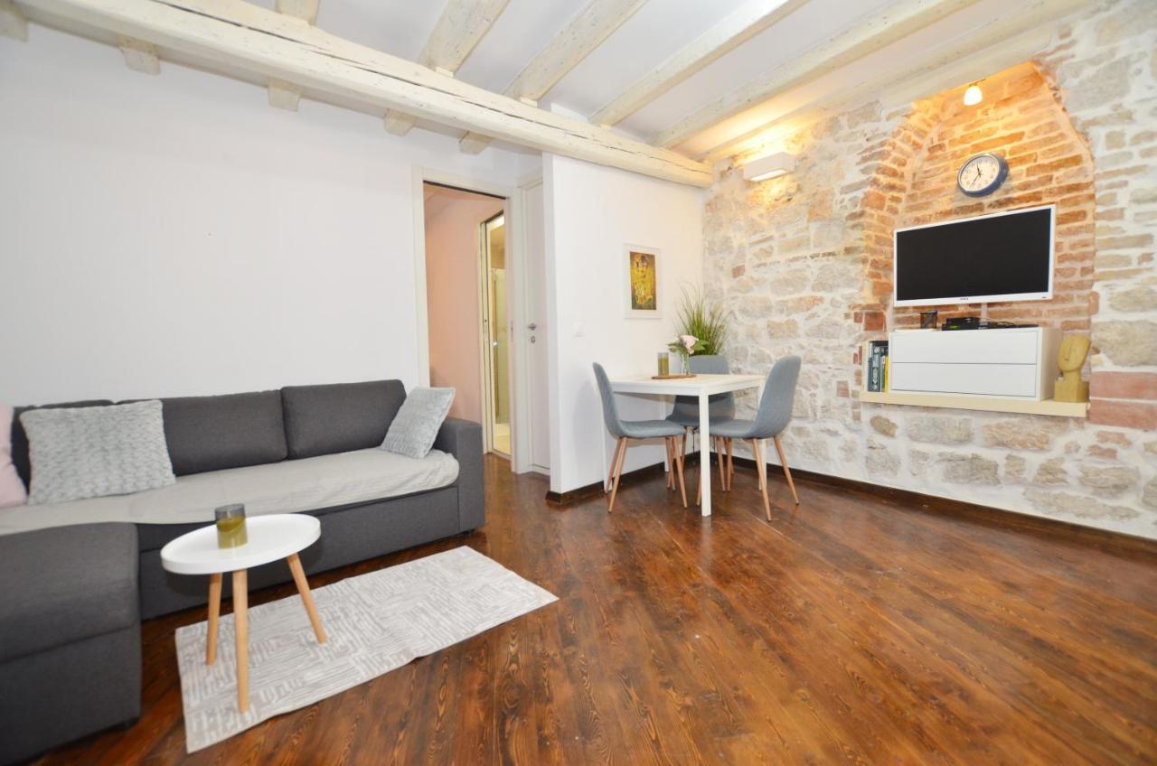 Pisinium Apartment Ρόβινι Εξωτερικό φωτογραφία