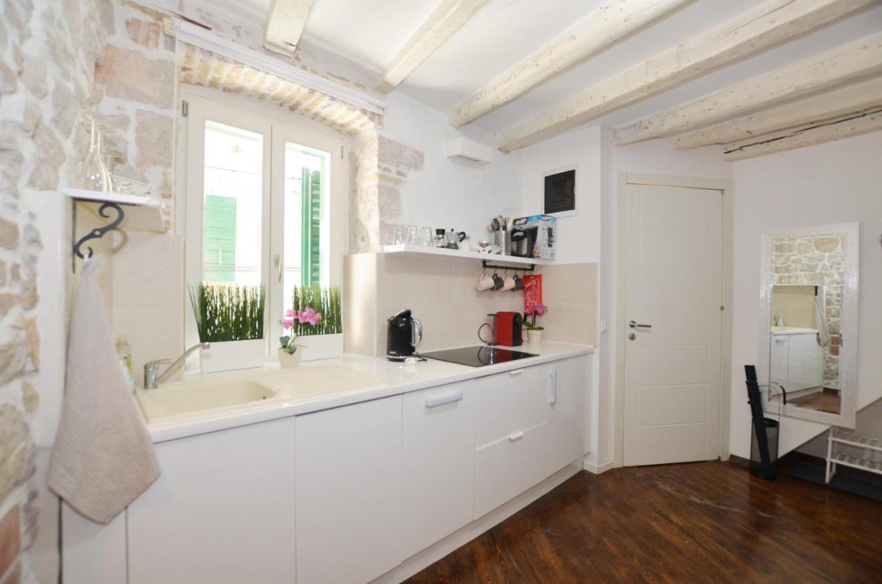 Pisinium Apartment Ρόβινι Εξωτερικό φωτογραφία